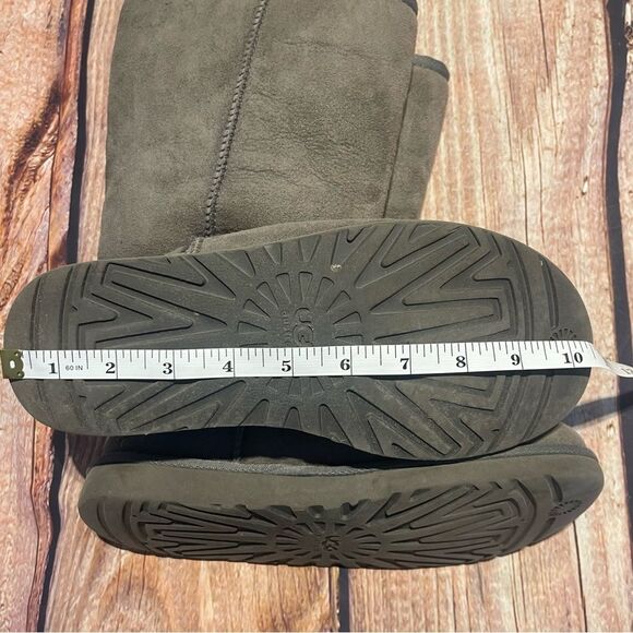 UGG tall gray womens boots Size 7 Preowned - Picture 7 of 7